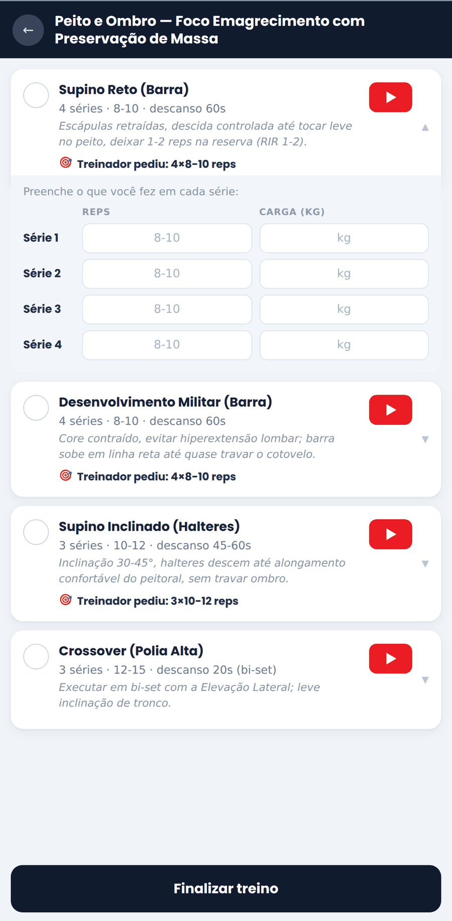Aluno registrando repetições e carga de cada série no app do Vertix
